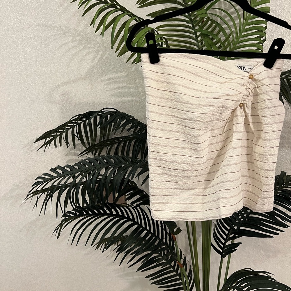 Never worn skirt from Zara.